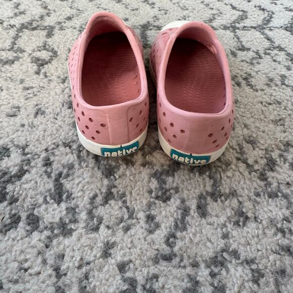 Native Light Pink Shoes Size 8C - Picture 6 of 6